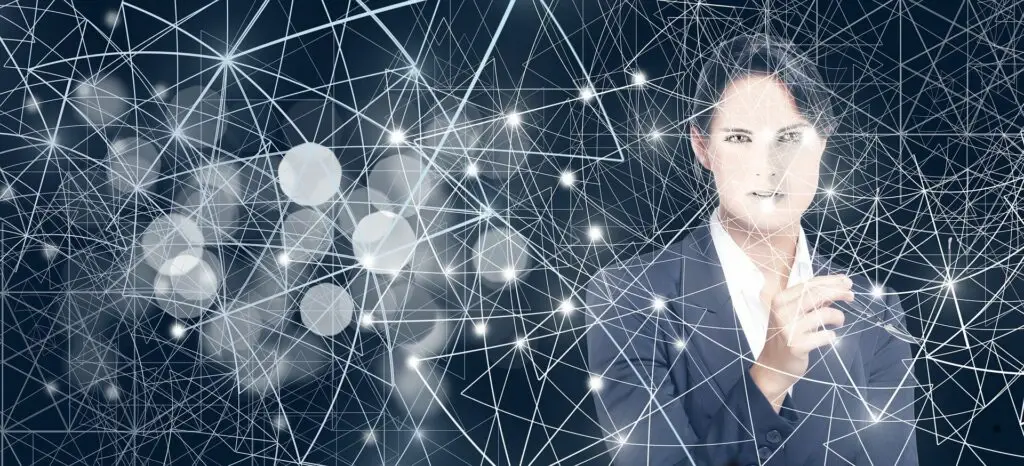 Frau vor einem Digitalisierungsnetz